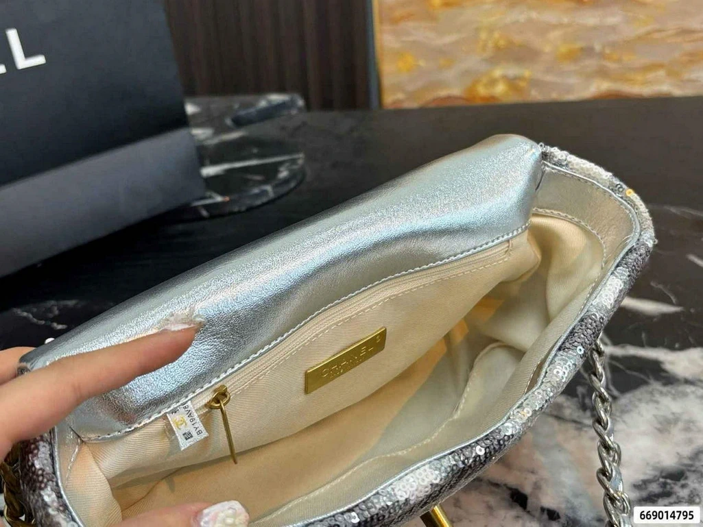 高仿包怎么推广?5个实用渠道与避坑指南-短视频营销配图1 高仿包怎么推广?5个实用渠道与避坑指南-短视频营销配图1
