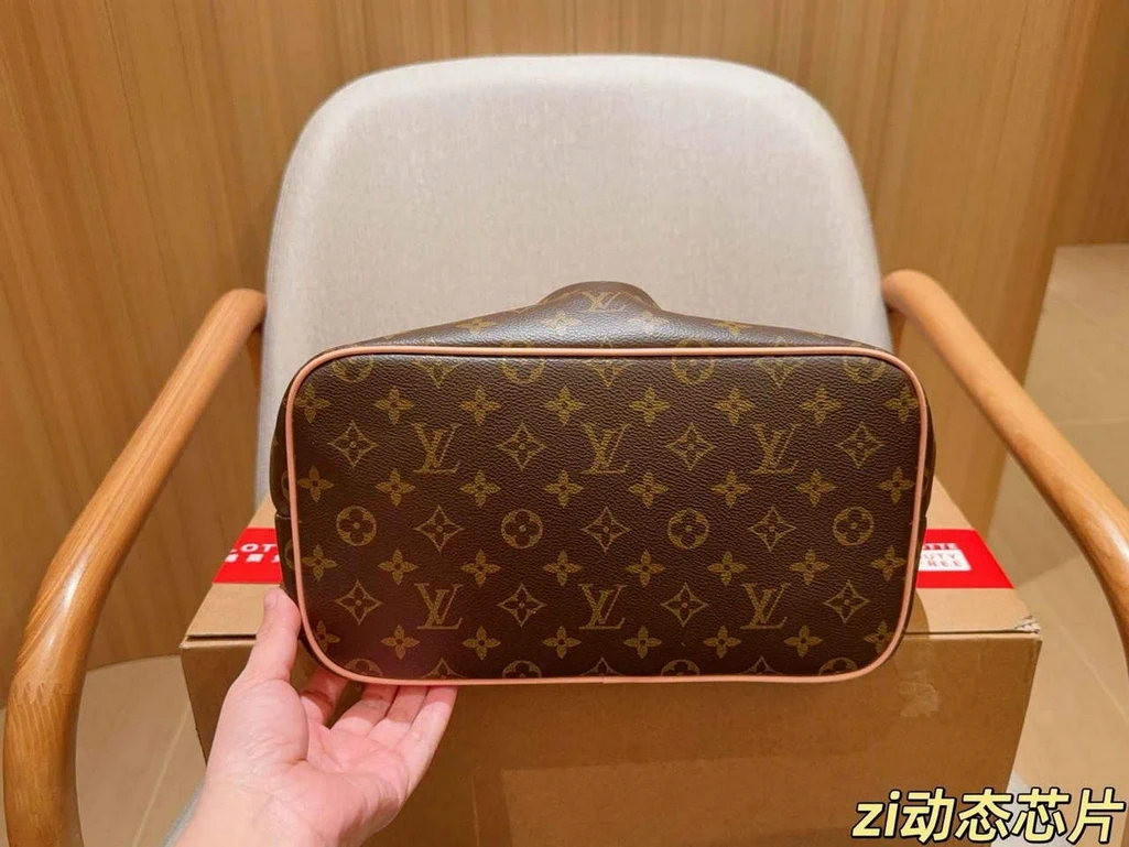 高仿包和正品的区别：从材质到工艺一次讲清