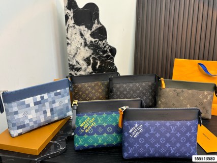 LV POCHETTE VOYAGE 手拿包 男士洗漱包 经典老花